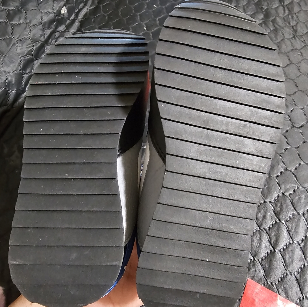 Tommy hilfiger shoes boy size 11 - Picture 7 of 7